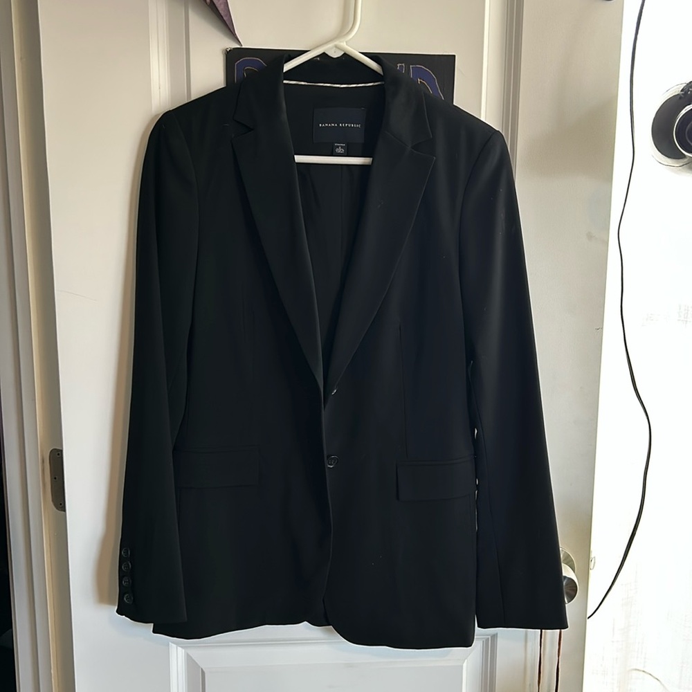 Women’s Black Banana Republic blazer